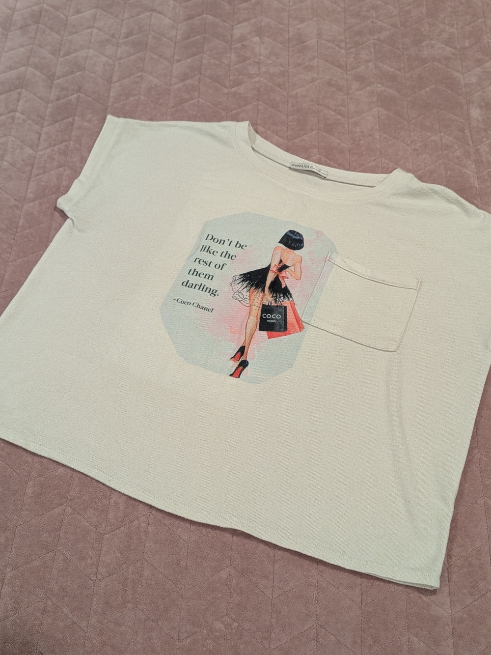Women's Zenana Cream Graphic Butterfly & Fashion Pocket Tops, Size M/L - Picture 3 of 3